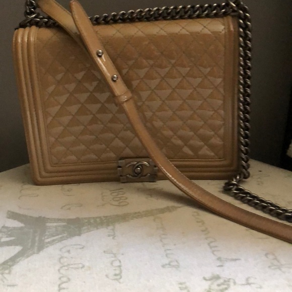 CHANEL Handbags - Chanel boy bag beige patent leather CHANEL Handbags - Chanel boy bag beige patent leather